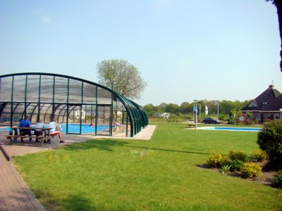 Faciliteiten zwembad groot (46K)